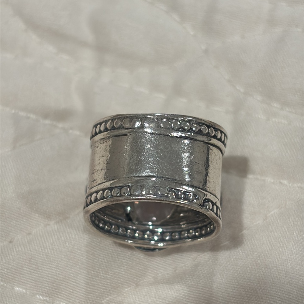 Elegant Sterling Silver Crystal Ring - Picture 5 of 6